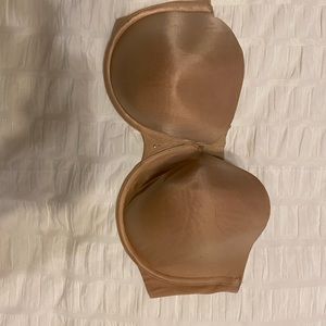 Victoria’s Secret strapless bra